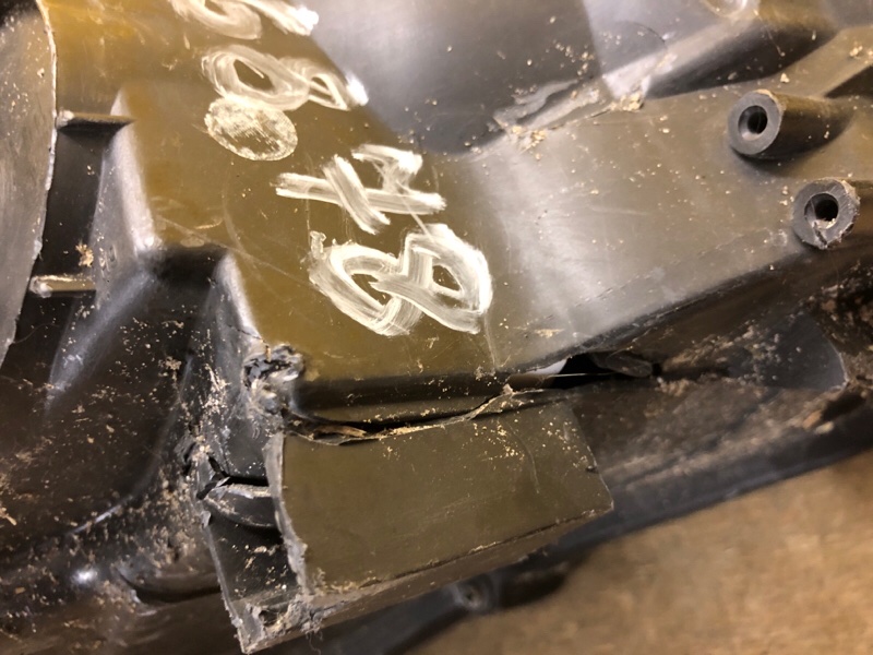 Фара левая AVENSIS 08-18 Фара левая AVENSIS 08-18