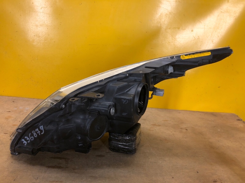 Фара правая AVENSIS 08-18 Фара правая AVENSIS 08-18