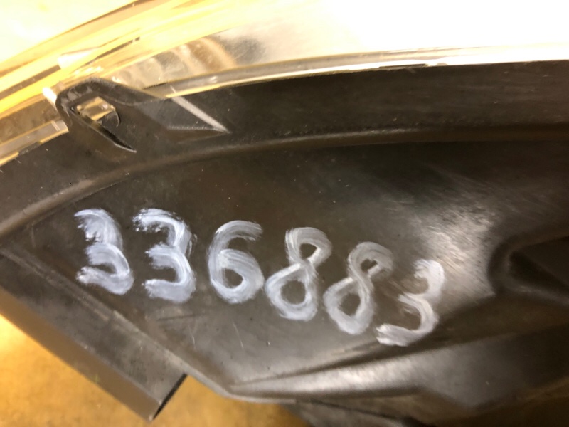 Фара правая AVENSIS 08-18 Фара правая AVENSIS 08-18