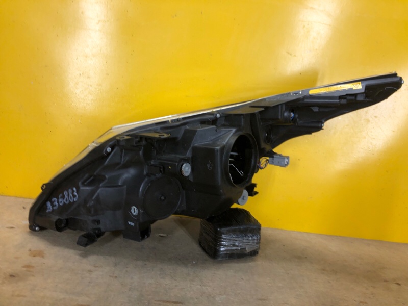 Фара правая AVENSIS 08-18 Фара правая AVENSIS 08-18