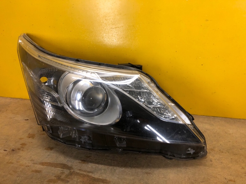 Запчасть фара правая TOYOTA AVENSIS 08-18 8113005350 Б/У Фара правая TOYOTA AVENSIS 08-18 8113005350 Б/У