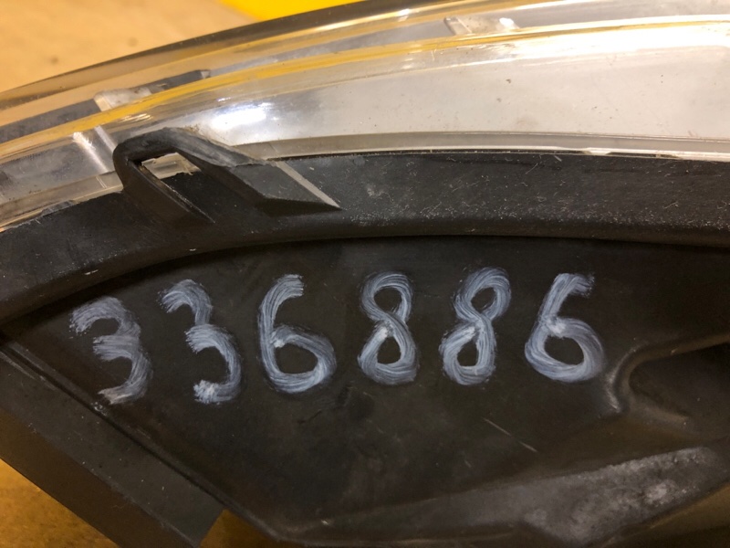 Фара правая AVENSIS 08-18 Фара правая AVENSIS 08-18