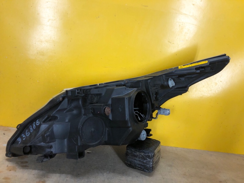 Фара правая AVENSIS 08-18 Фара правая AVENSIS 08-18