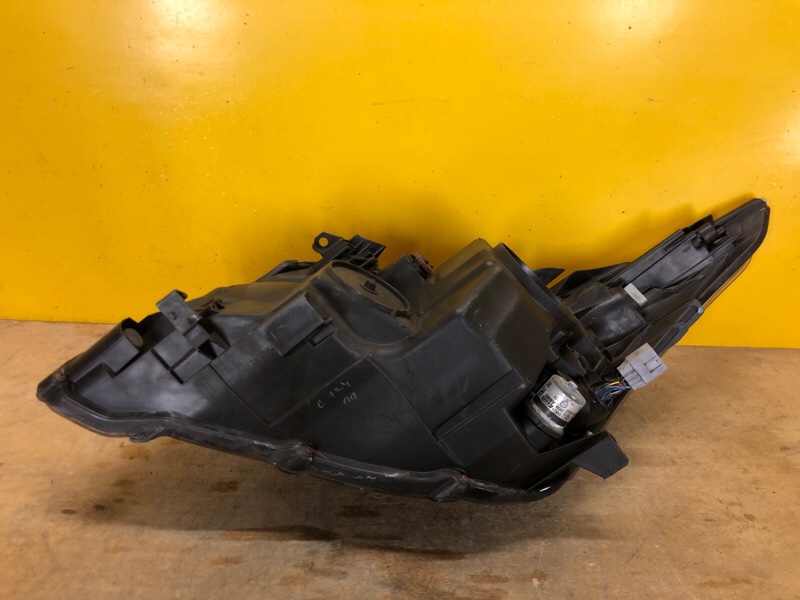 Фара правая AVENSIS 08-18 Фара правая AVENSIS 08-18