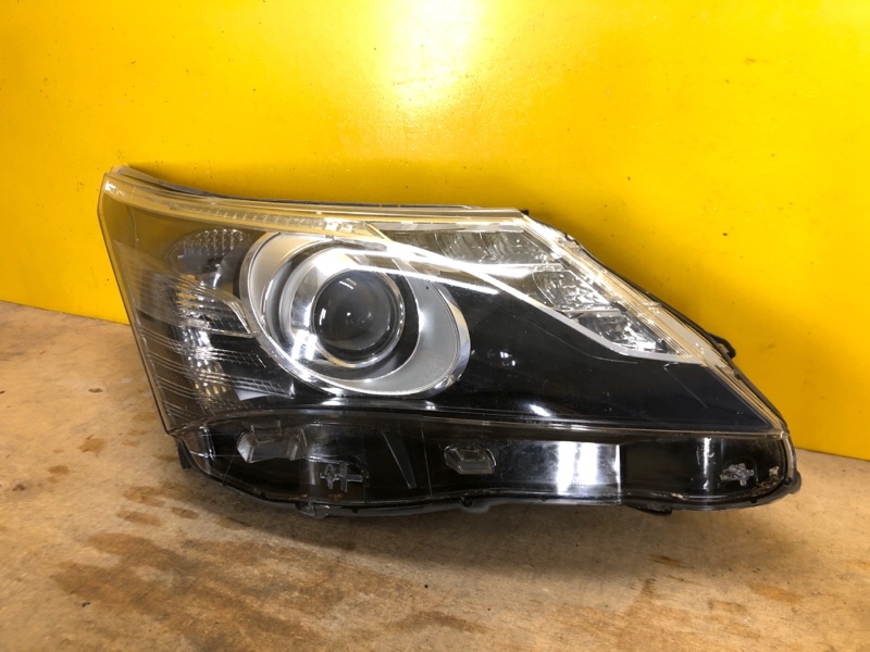 Запчасть фара правая TOYOTA AVENSIS 08-18 8113005350 Б/У Фара правая TOYOTA AVENSIS 08-18 8113005350 Б/У