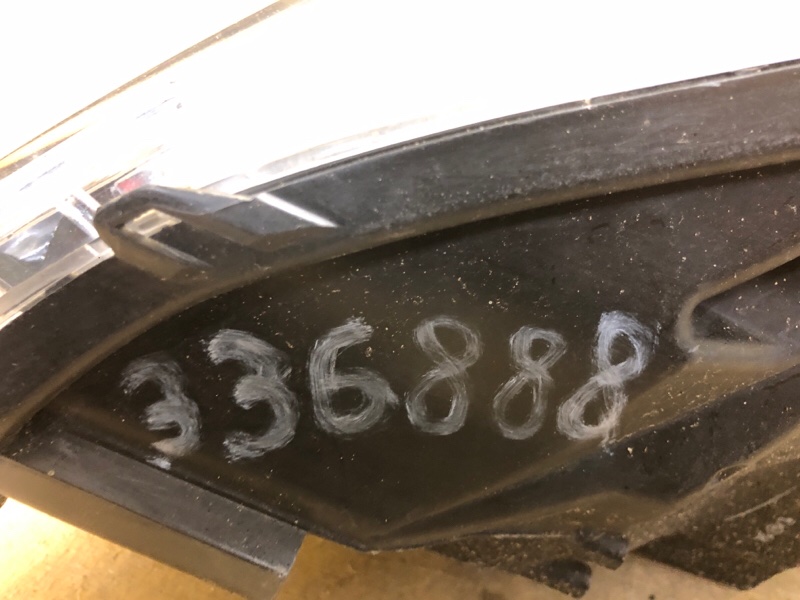 Фара правая AVENSIS 08-18 Фара правая AVENSIS 08-18