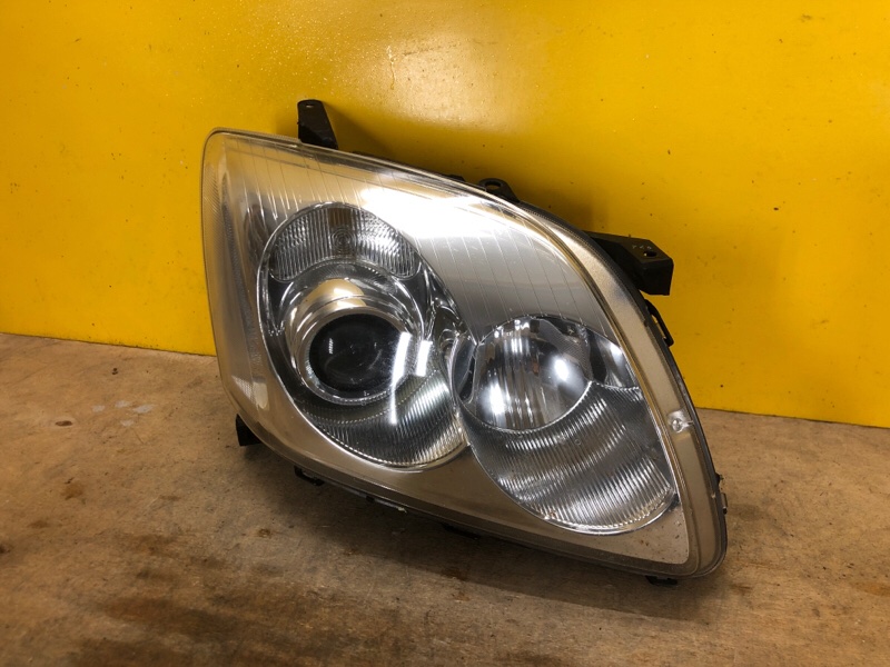 Фара правая TOYOTA AVENSIS 03-08 8113005192 Б/У