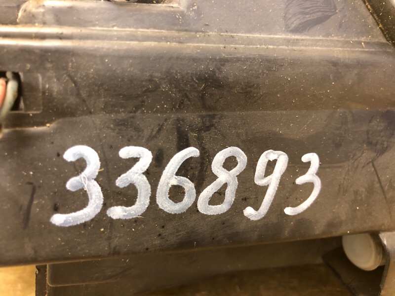 Фара левая AVENSIS 03-08