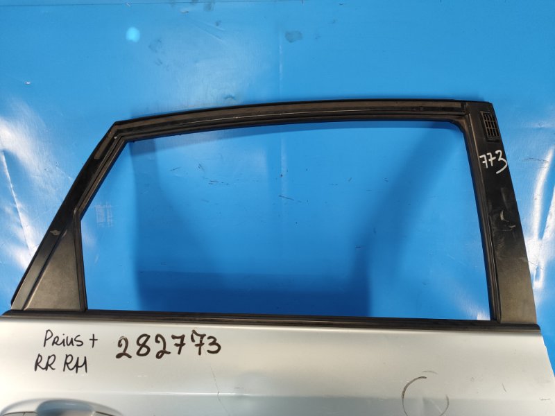 Дверь задняя правая TOYOTA PRIUS PLUS 11-14