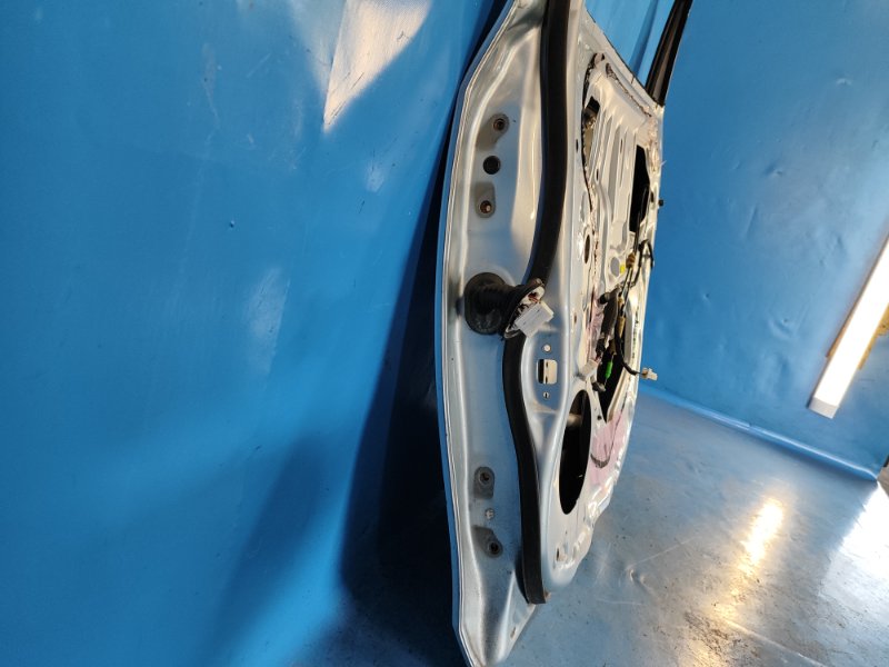 Дверь задняя правая PRIUS PLUS 11-14