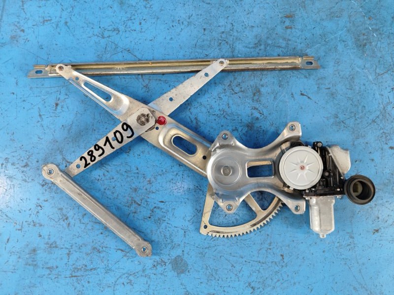 Стеклоподъемник задний правый PRIUS PLUS 11-14 Стеклоподъемник задний правый PRIUS PLUS 11-14