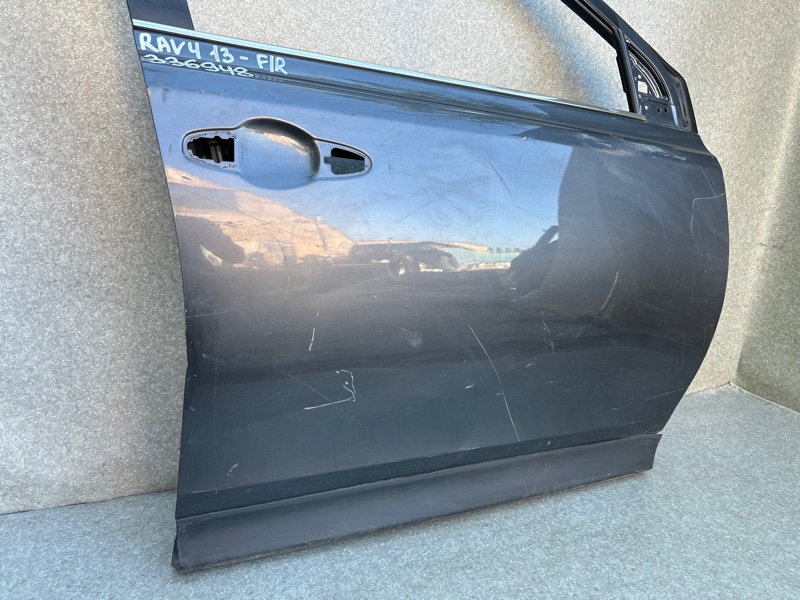 Дверь передняя правая TOYOTA RAV4 13-19 Дверь передняя правая TOYOTA RAV4 13-19