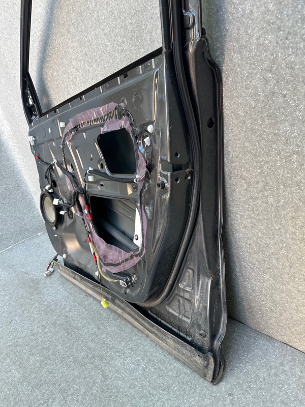 Дверь передняя правая RAV4 13-19 Дверь передняя правая RAV4 13-19