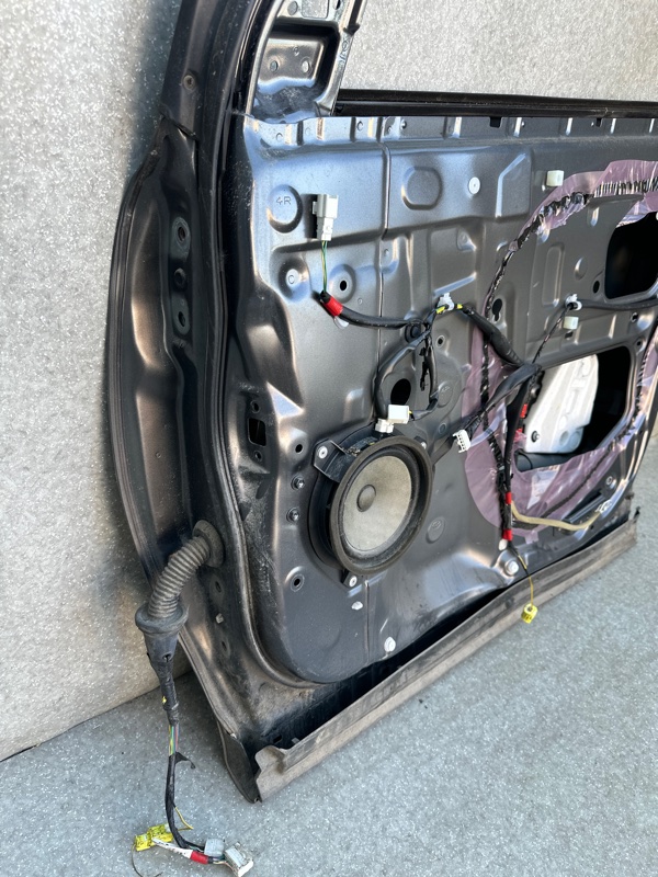 Дверь передняя правая RAV4 13-19 Дверь передняя правая RAV4 13-19