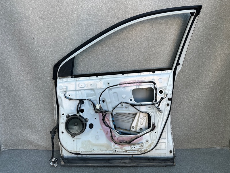 Дверь передняя правая RAV4 13-19 Дверь передняя правая RAV4 13-19