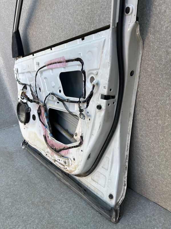 Дверь передняя правая RAV4 13-19 Дверь передняя правая RAV4 13-19