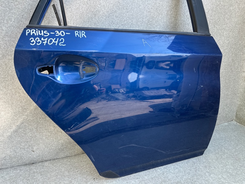 Дверь задняя правая TOYOTA PRIUS - 30 09-17 Дверь задняя правая TOYOTA PRIUS - 30 09-17