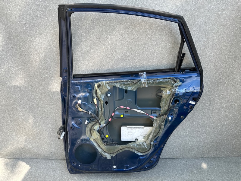 Дверь задняя правая PRIUS - 30 09-17 Дверь задняя правая PRIUS - 30 09-17