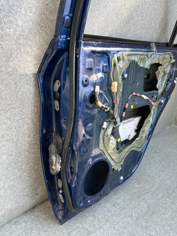 Дверь задняя правая PRIUS - 30 09-17 Дверь задняя правая PRIUS - 30 09-17