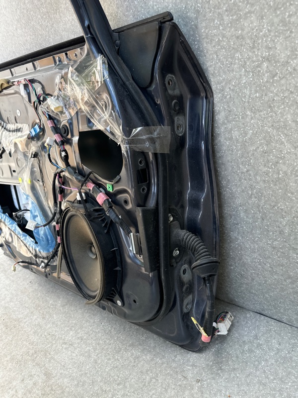 Дверь передняя левая PRIUS - 30 09-17 Дверь передняя левая PRIUS - 30 09-17