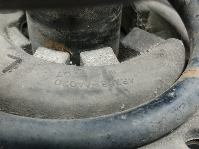 Амортизатор задний левый AVALON 05-12 2007 3.5 2GR-FE