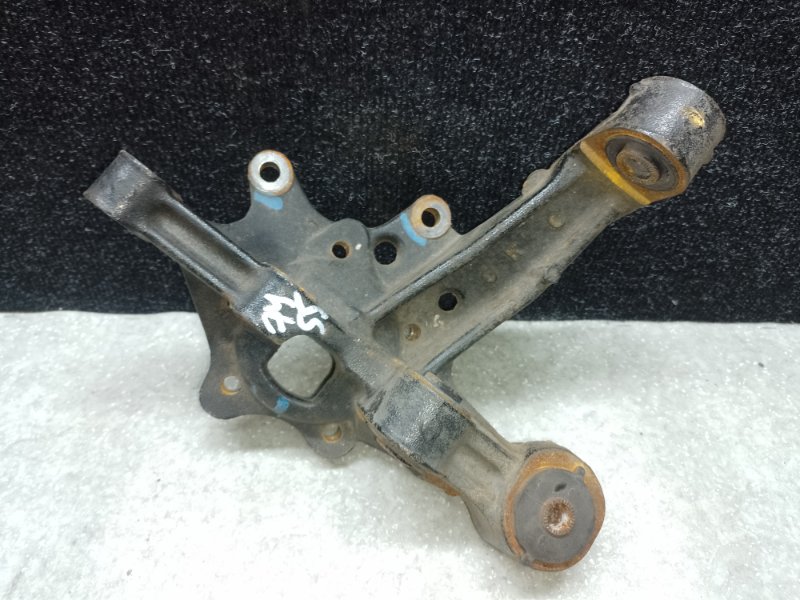 Цапфа задняя правая VENZA 09-16 2009 3.5 2GR-FE