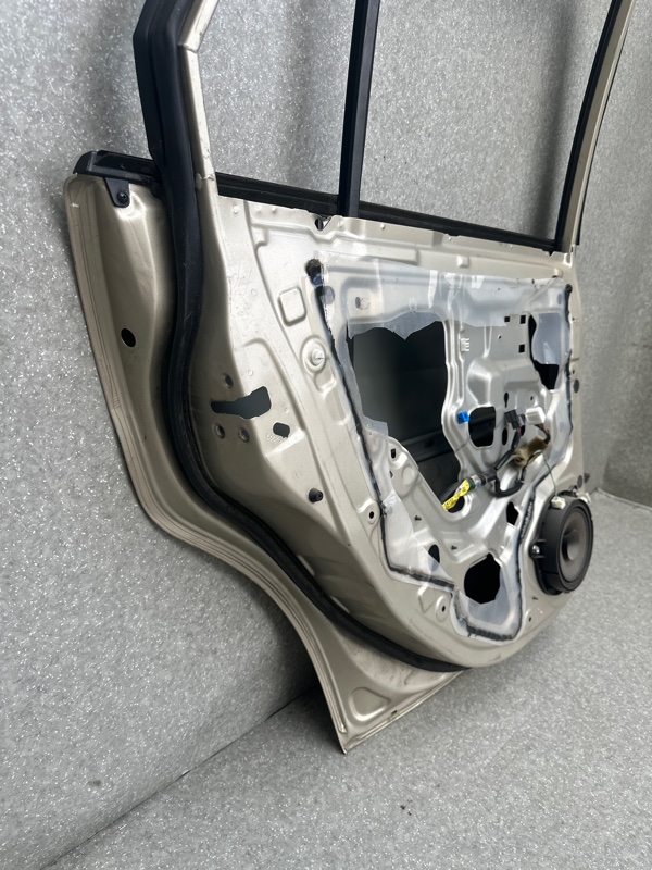 Дверь задняя левая TIIDA/VERSA C11 04-11