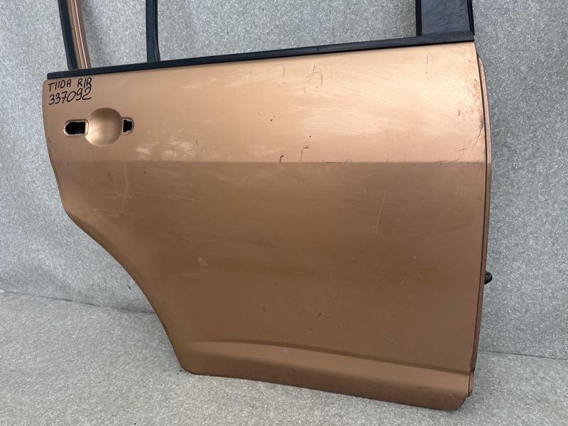 Дверь задняя правая TIIDA/VERSA C11 04-11
