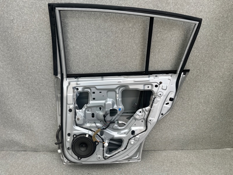 Дверь задняя правая TIIDA/VERSA C11 04-11