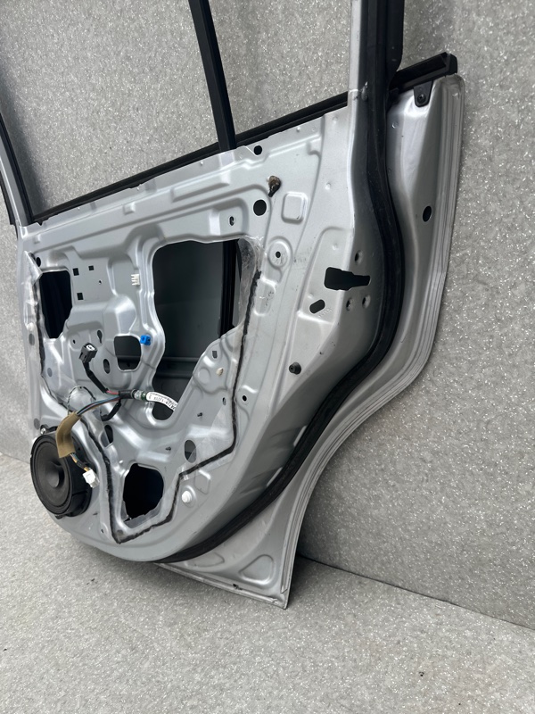 Дверь задняя правая TIIDA/VERSA C11 04-11