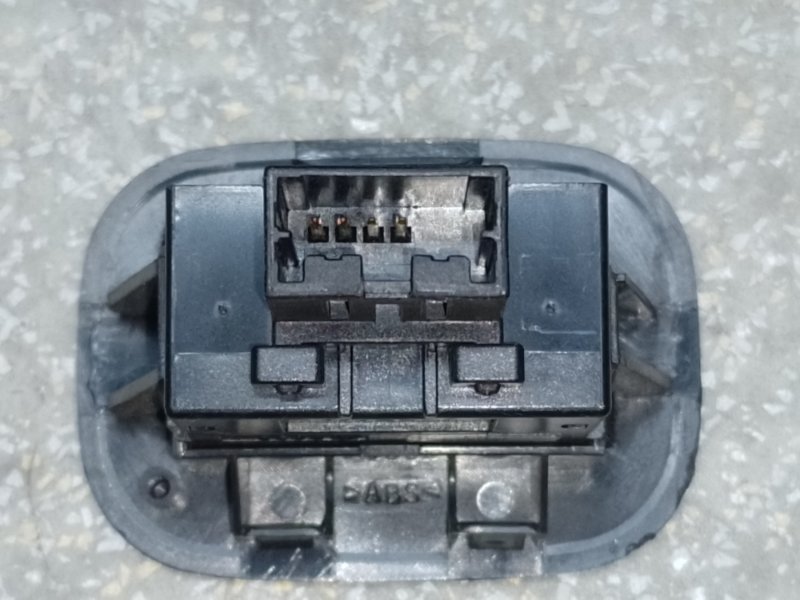 Кнопка закрывания крышки багажника X-TRAIL/ROGUE T32 13-20