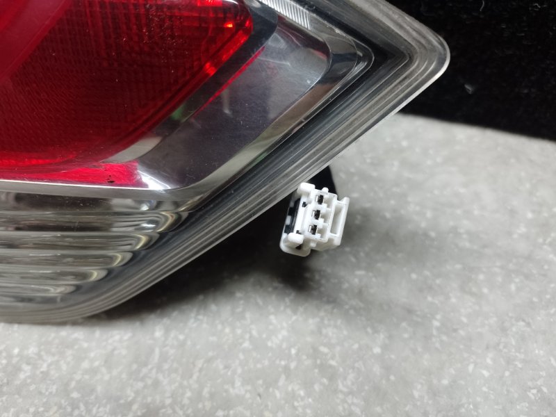 Фонарь внутренний левый X-TRAIL/ROGUE T32 13-20