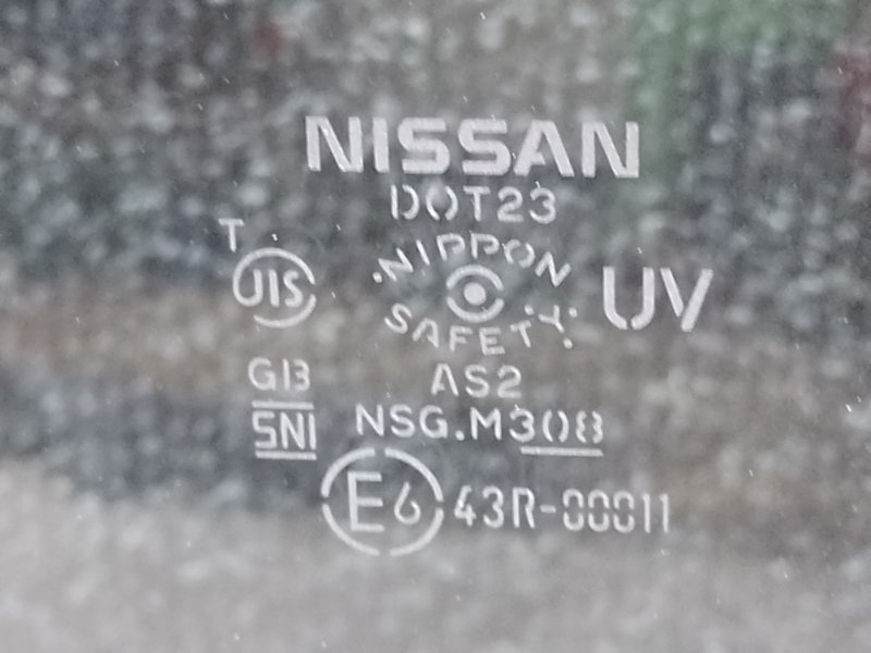 Стекло двери переднее левое X-TRAIL/ROGUE T32 13-20