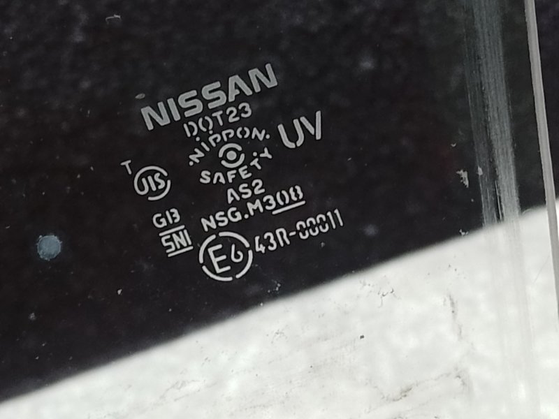 Стекло двери переднее правое X-TRAIL/ROGUE T32 13-20