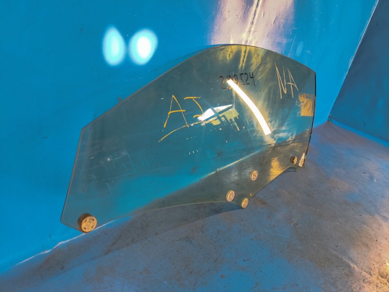 Стекло двери левое IS250/350 05-13 2013 GSE20L 2.5 4GR-FSE