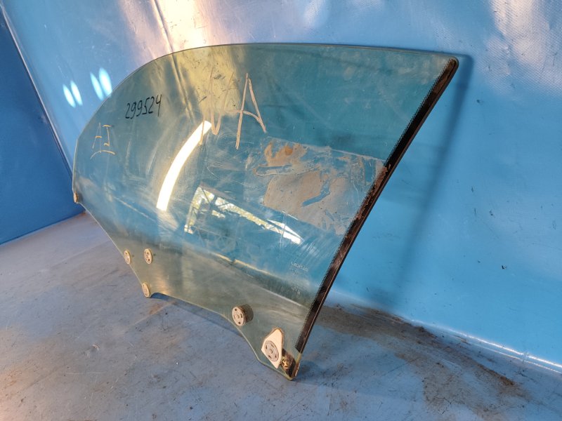 Стекло двери левое IS250/350 05-13 2013 GSE20L 2.5 4GR-FSE