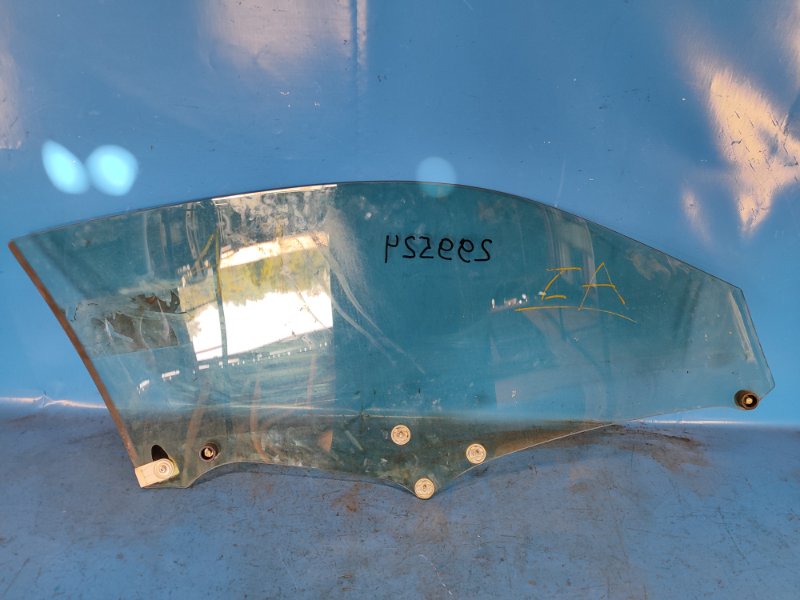 Стекло двери левое IS250/350 05-13 2013 GSE20L 2.5 4GR-FSE