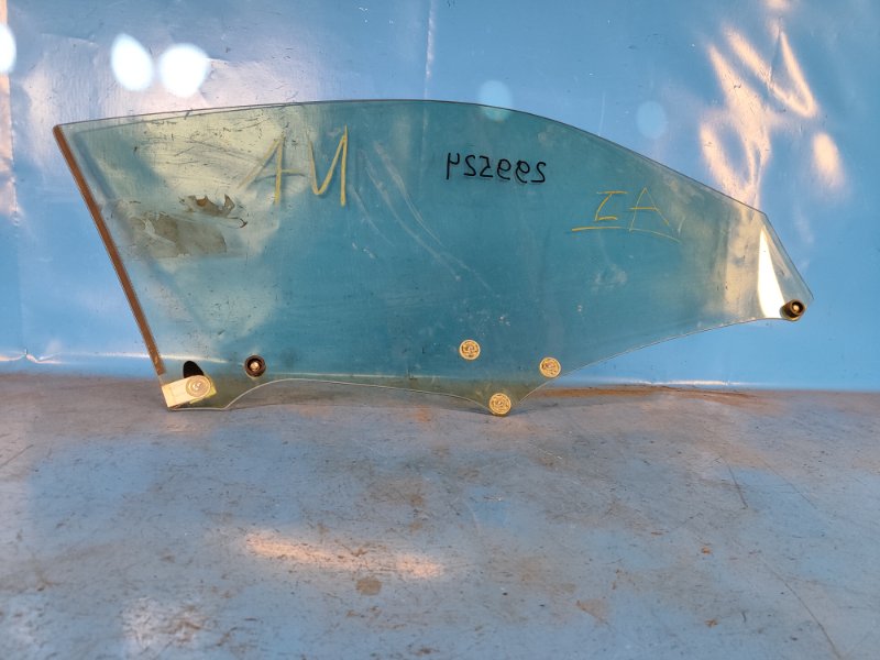 Стекло двери левое IS250/350 05-13 2013 GSE20L 2.5 4GR-FSE