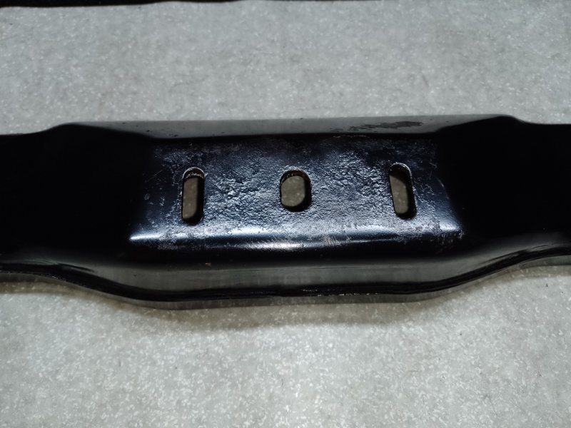 Балка под КПП H3 05-10 2006 L52 3.5 L