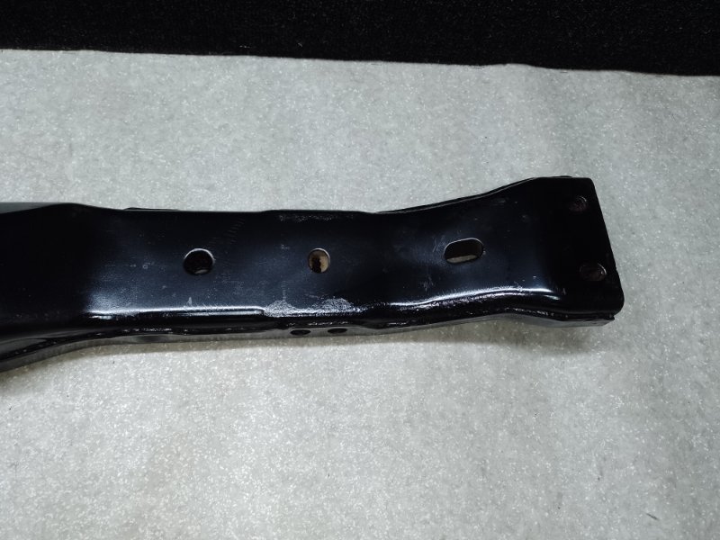 Балка под КПП H3 05-10 2006 L52 3.5 L