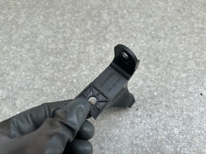 Кронштейн решетки радиатора правый ACURA RDX 12-19 3.5 J35Z2