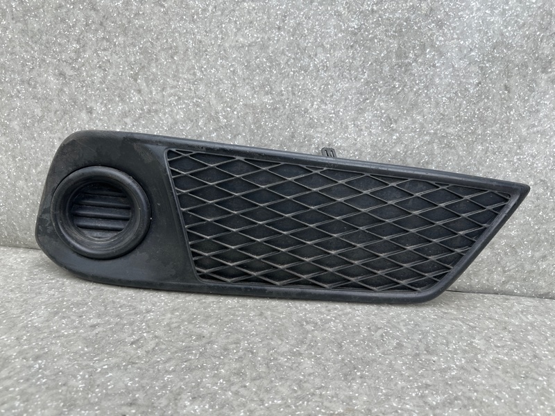 Накладка противотуманной фары передняя правая ACURA RDX 12-19 2013 3.5 J35Z2 71105-TX4-A01 Б/У