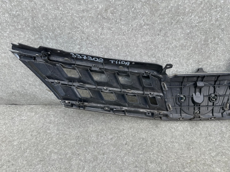 Решетка радиатора TIIDA/VERSA C11 04-11