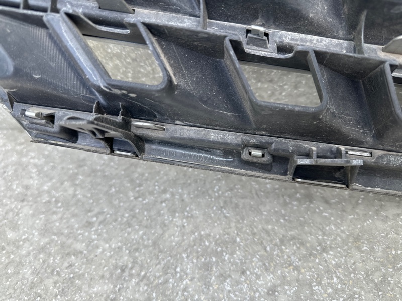 Решетка радиатора TIIDA/VERSA C11 04-11