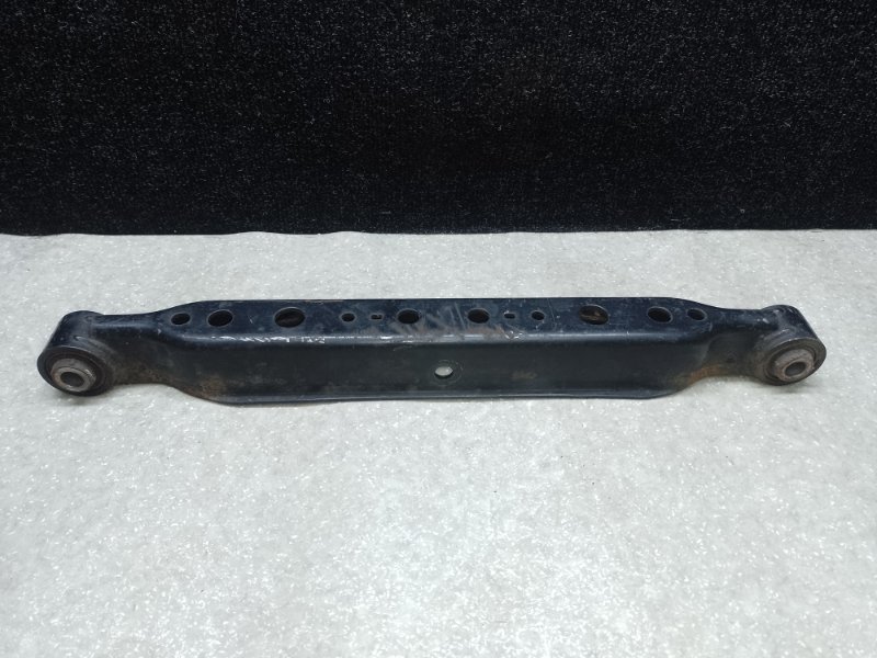 Рычаг задней подвески поперечный нижний левый NISSAN X-TRAIL/ROGUE T32 13-20 55111-4BA0A Б/У