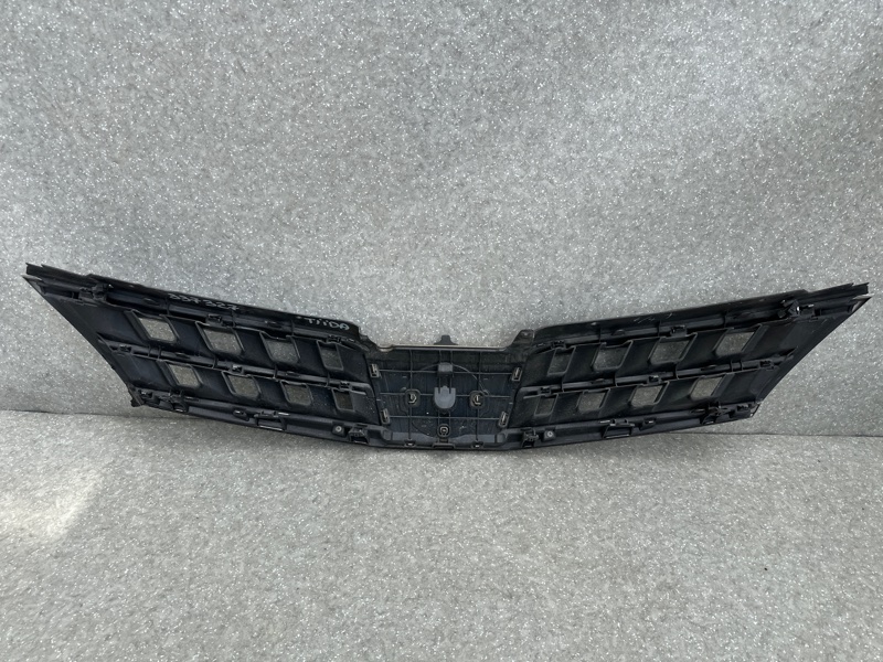 Решетка радиатора TIIDA/VERSA C11 04-11