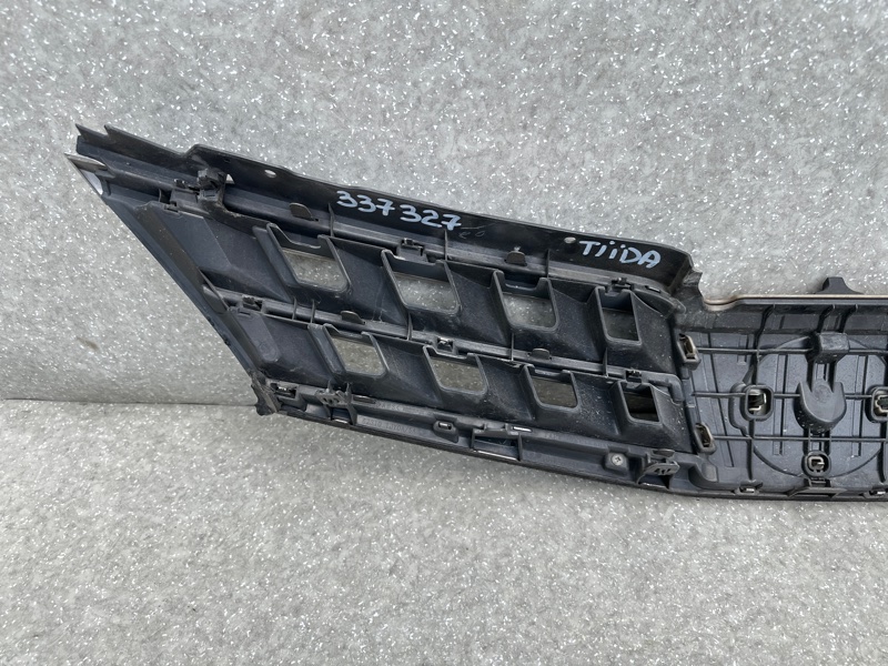 Решетка радиатора TIIDA/VERSA C11 04-11