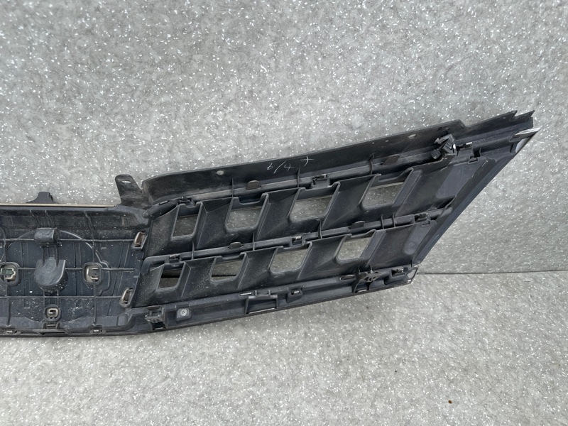 Решетка радиатора TIIDA/VERSA C11 04-11