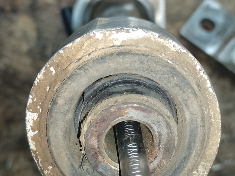 Рычаг передней подвески нижний правый X-TRAIL T30 01-07