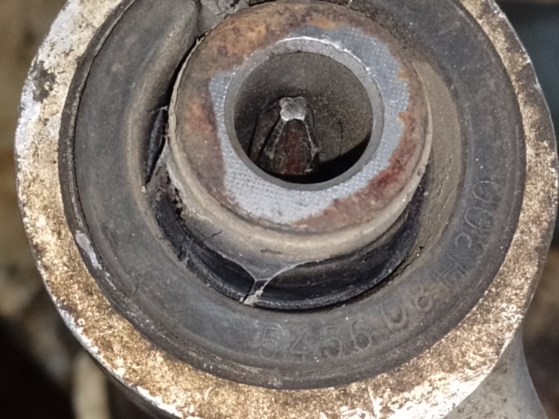 Рычаг передней подвески нижний правый NISSAN X-TRAIL T30 01-07